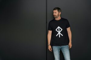 VERÐANDI Rune – In Between Worlds