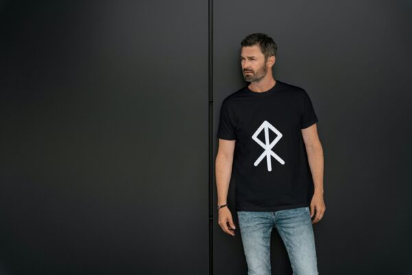 VERÐANDI Rune – In Between Worlds